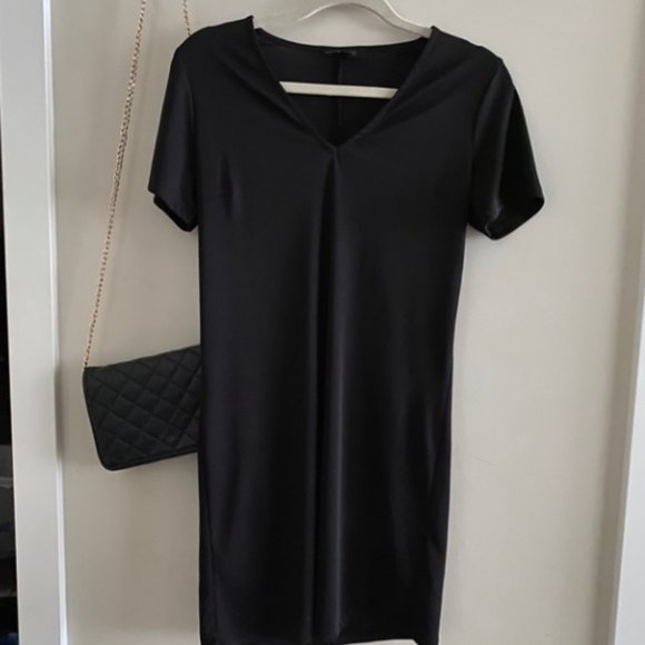DYNAMITE Black Vneck Shirt T-shirt Dress - Picture 2 of 4